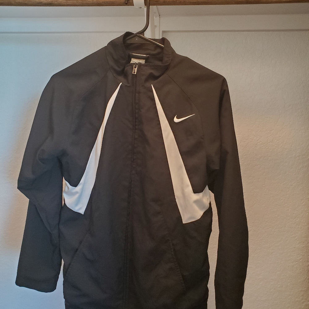 Nike FitDry windbreaker